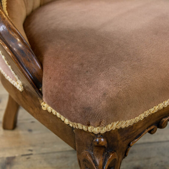 M-4104 Victorian Walnut Button Back Salon Chair Penderyn Antiques (9)