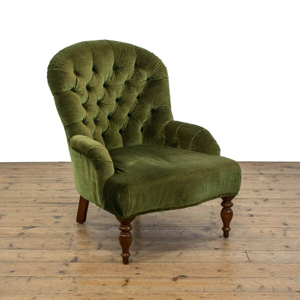 M-4724 Antique Button Back Armchair Penderyn Antiques (1)