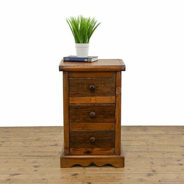 M-4763 Reclaimed Pine Bedside Cabinet Penderyn Antiques (1)