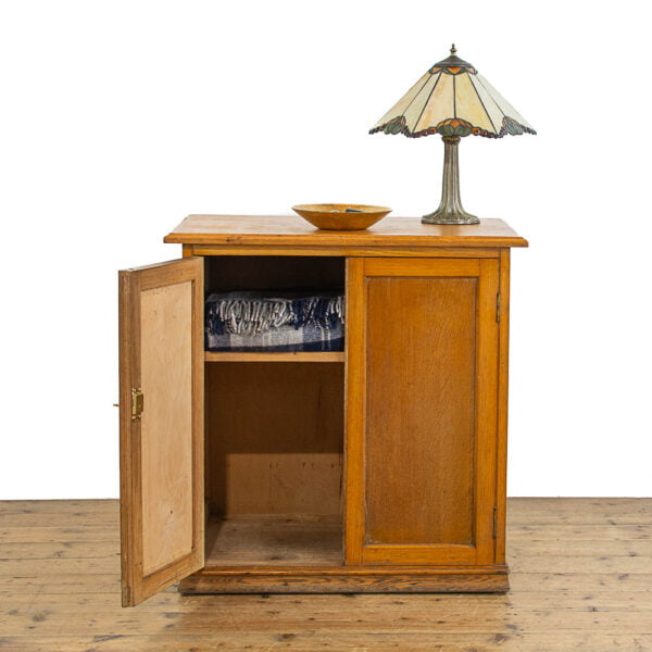 M-4831 Vintage Oak Two Door Cupboard Penderyn Antiques (1)
