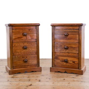 M-4874 Pair of Three Drawer Bedside Cabinets Penderyn Antiques (1)
