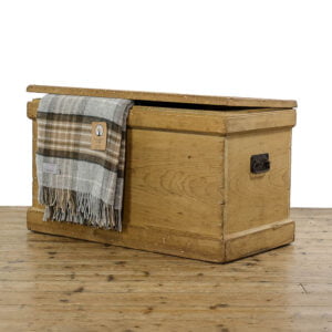 M-5032 Large Antique 19th Century Pine Trunk Penderyn Antiques (1)