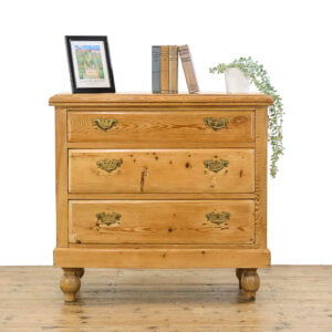 M-5128 Antique Pine Chest of Drawers Penderyn Antiques (1)
