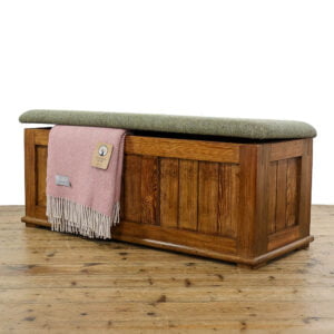 M-5172 Reclaimed Pine Blanket Box with an Upholstered Seat Penderyn Antiques 1