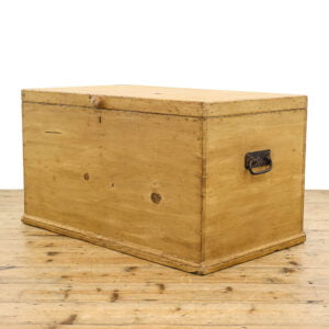 M-5503 Antique Pine Trunk Penderyn Antiques (1)