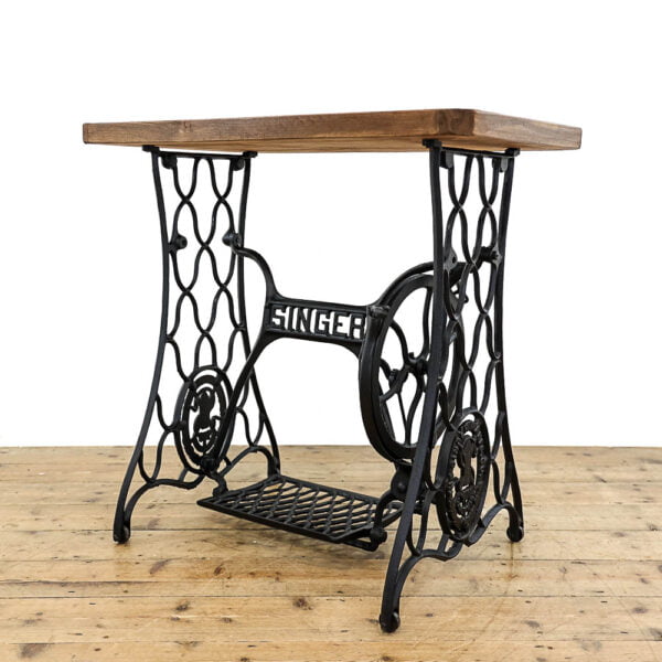 M-5624 Antique Singer Sewing Machine Table Penderyn Antiques (1)