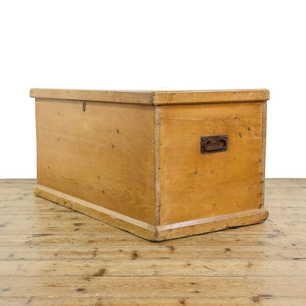 M-5558 Antique Late Victorian Pine Trunk Penderyn Antiques (1)
