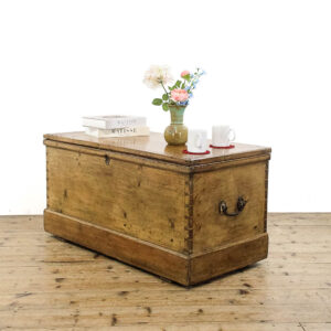 M-5843 Antique Victorian Pine Trunk Penderyn Antiques (1)