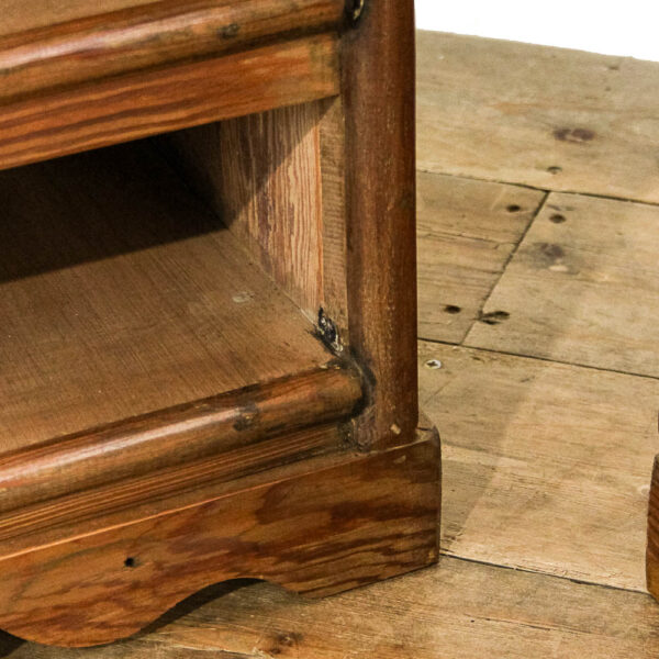 M-5818 Two Rustic Bedside Cabinets Penderyn Antiques (9)