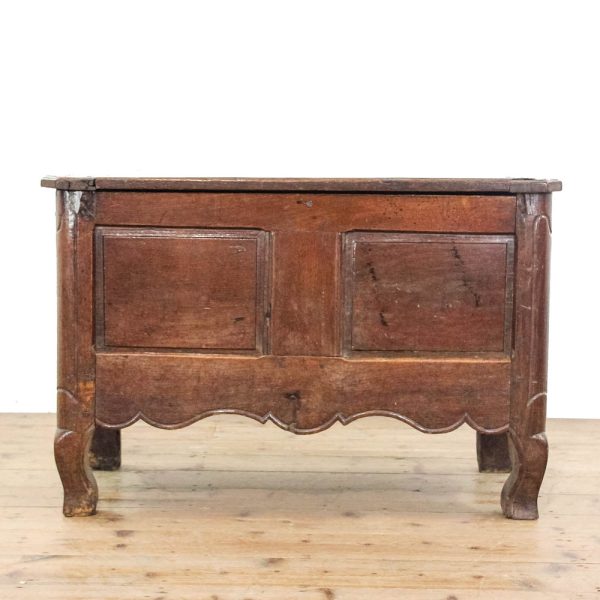 M-6215 Antique Continental Oak Coffer penderyn antiques (1)