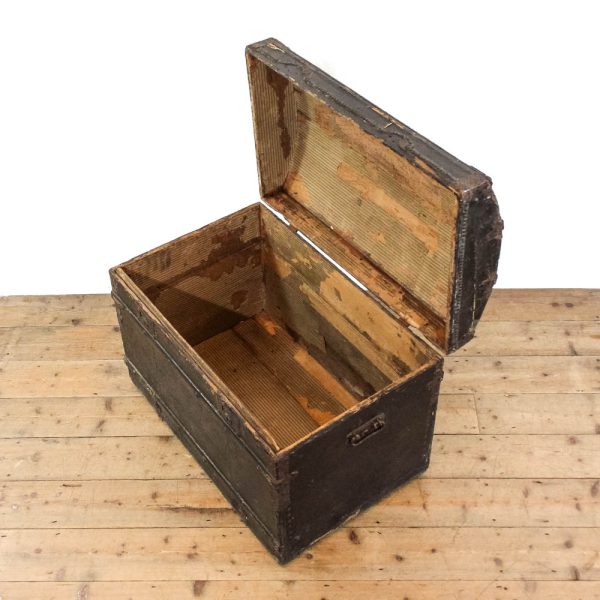 M-6353A Vintage Domed Trunk penderyn antiques (6)