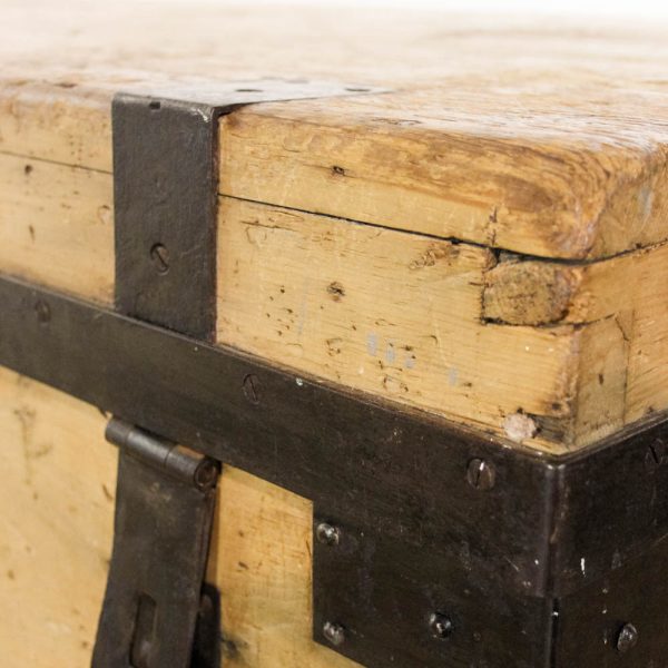 M-6444 Antique Pine Metal Bound Chest penderyn antiques (12)