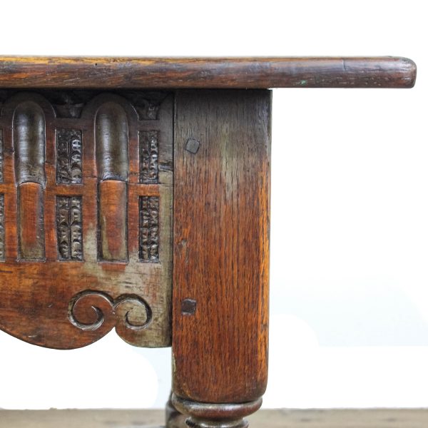 M-6589 Early 20th Century Oak Coffee Table (1)