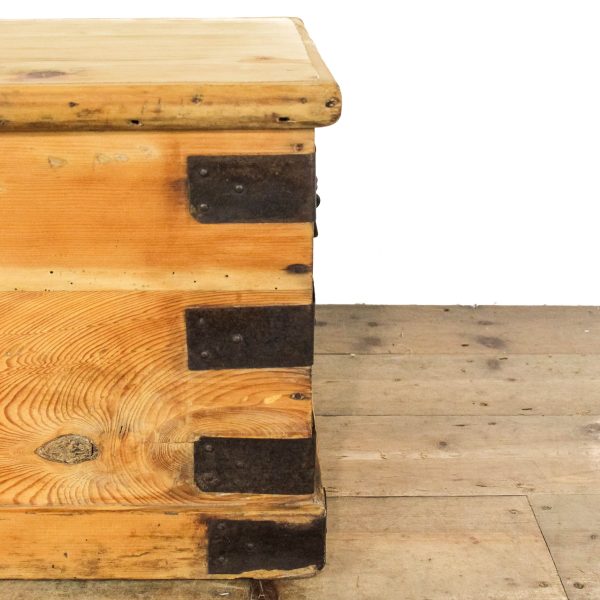 M-6648 Antique Small Pine Trunk (1)