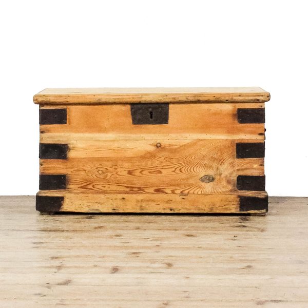 M-6648 Antique Small Pine Trunk (2)