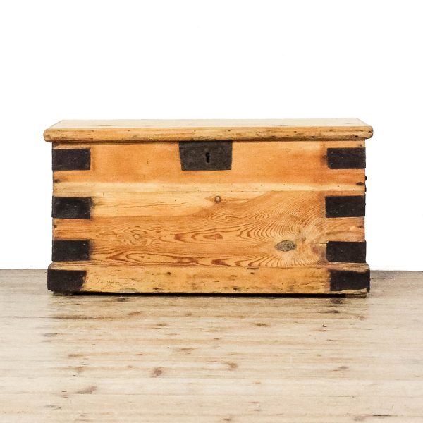 M-6648 Antique Small Pine Trunk (6)