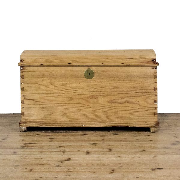 M-6664 Antique Pine Domed Top Trunk (3)