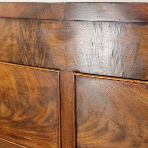 M-6698 Antique Victorian Mahogany Bow Front Chest of Drawers (1)