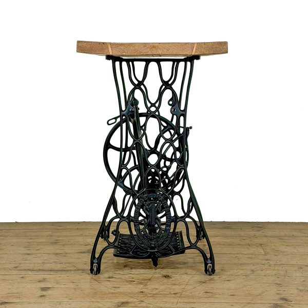 M-6668 Antique Singer Sewing Machine Table 6