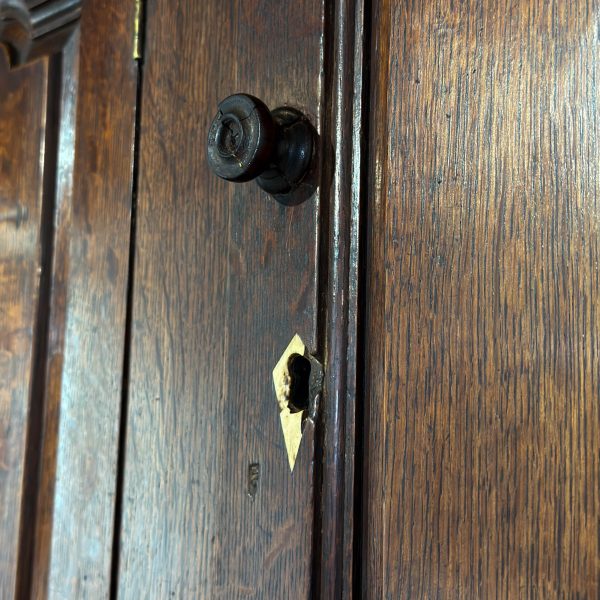 M-6910 Antique 18th Century Welsh Oak Cwpwrdd Deuddarn (7)