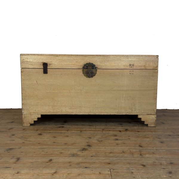 M-6810 Vintage Oriental Inspired Trunk (10)