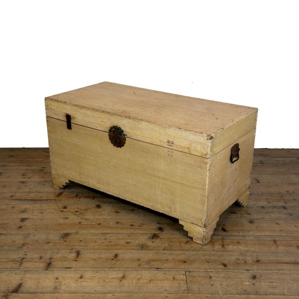 M-6810 Vintage Oriental Inspired Trunk (4)