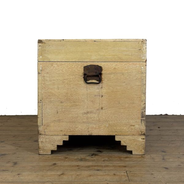M-6810 Vintage Oriental Inspired Trunk (5)