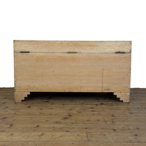 M-6810 Vintage Oriental Inspired Trunk (6)