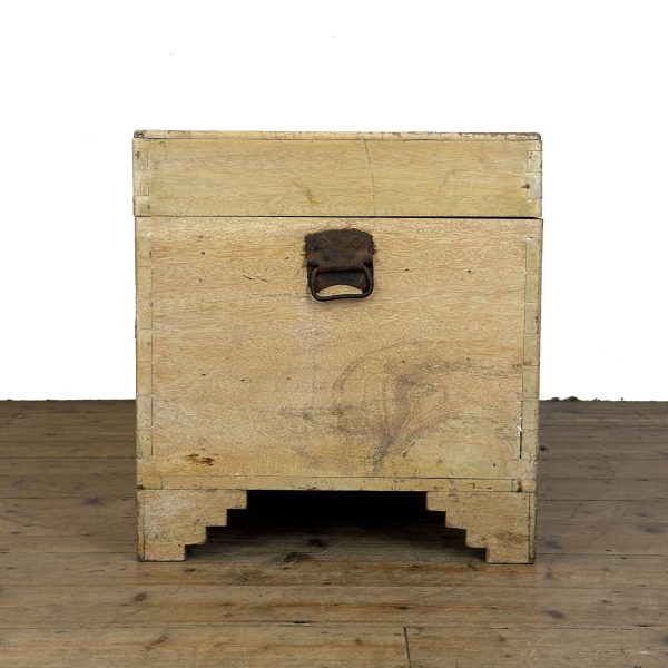 M-6810 Vintage Oriental Inspired Trunk (7)