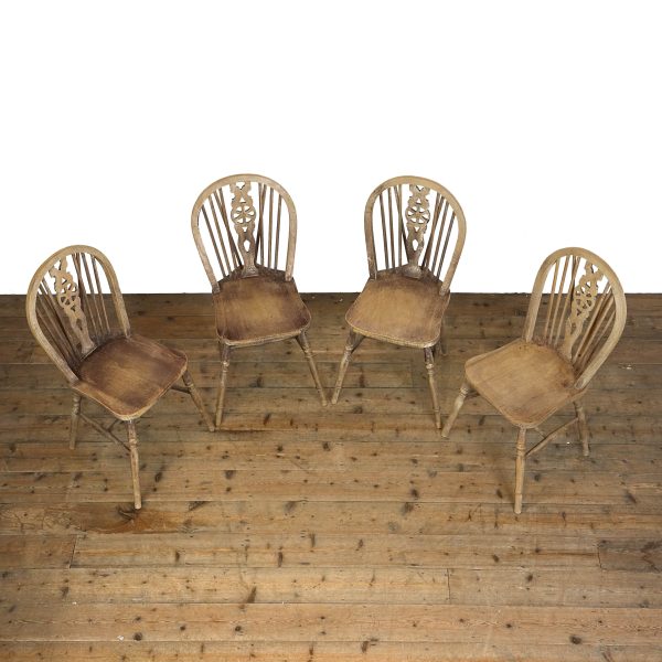 M-6862 Set of Four Wheelback Kitchen Chairs (3)