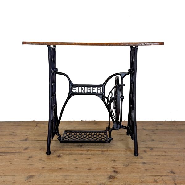 M-7013 Antique Singer Sewing Machine Tale (2)