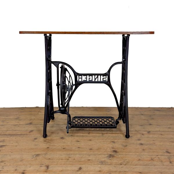 M-7013 Antique Singer Sewing Machine Tale (7)