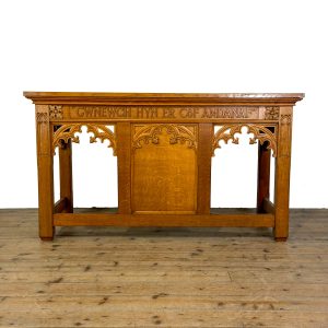M-7030 Antique Gothic Revival Golden Oak Welsh Chapel Alta (1)